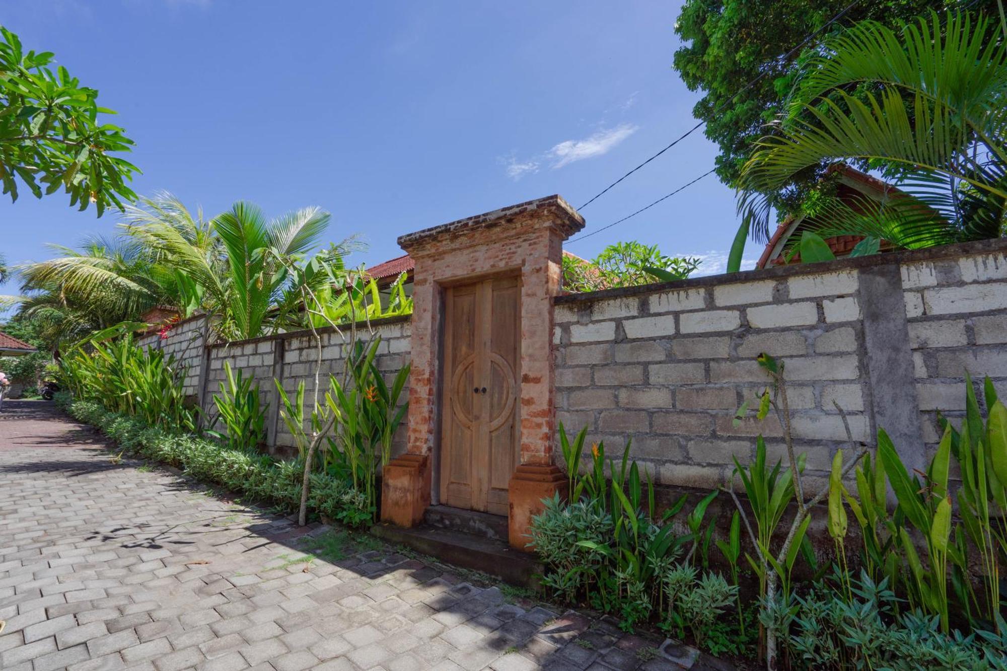 Brisk Homestay Uluwatu Redpartner Exterior photo